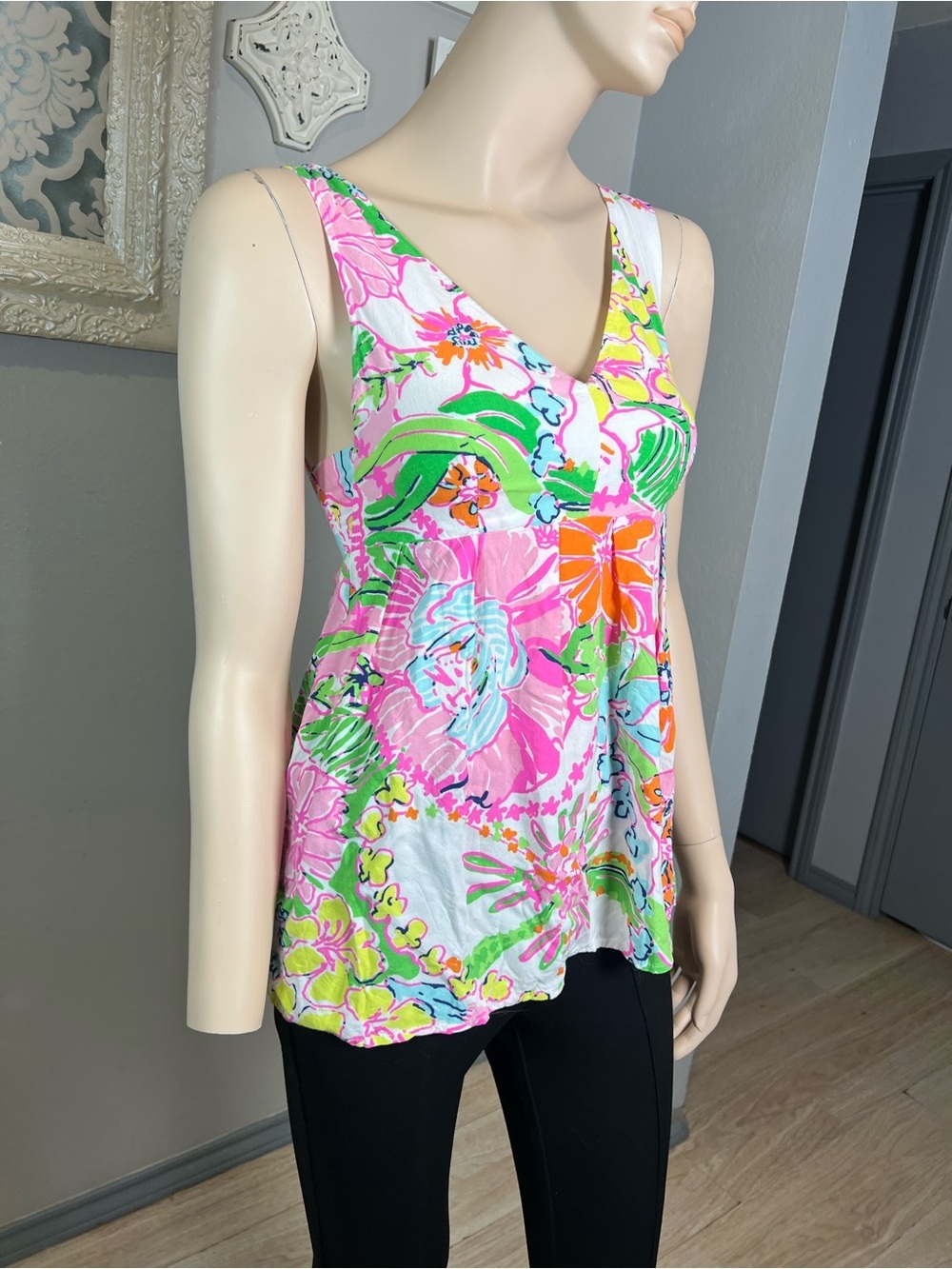 Lily Pulitzer Bright Floral V-Neck Sleeveless Tank Top